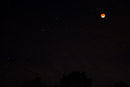 2.0 sec at f / 2.8 70 mm ISO 1600
